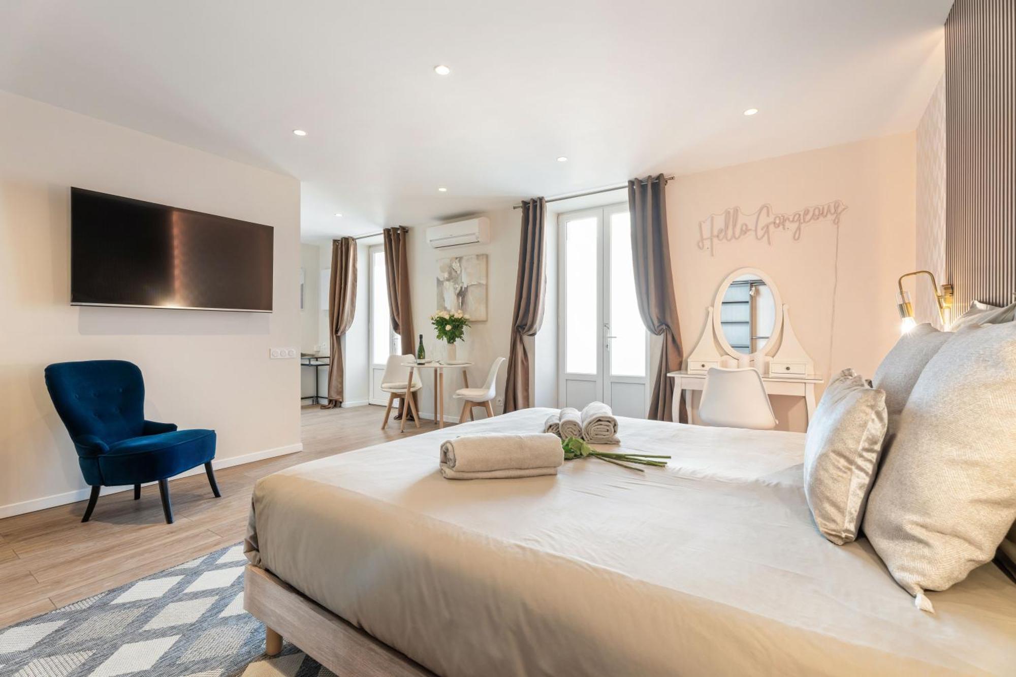 Nice Renting - Love Room Massena - Luxe Room - Jacuzzi - Terrace - King Bed - Ac Exterior foto