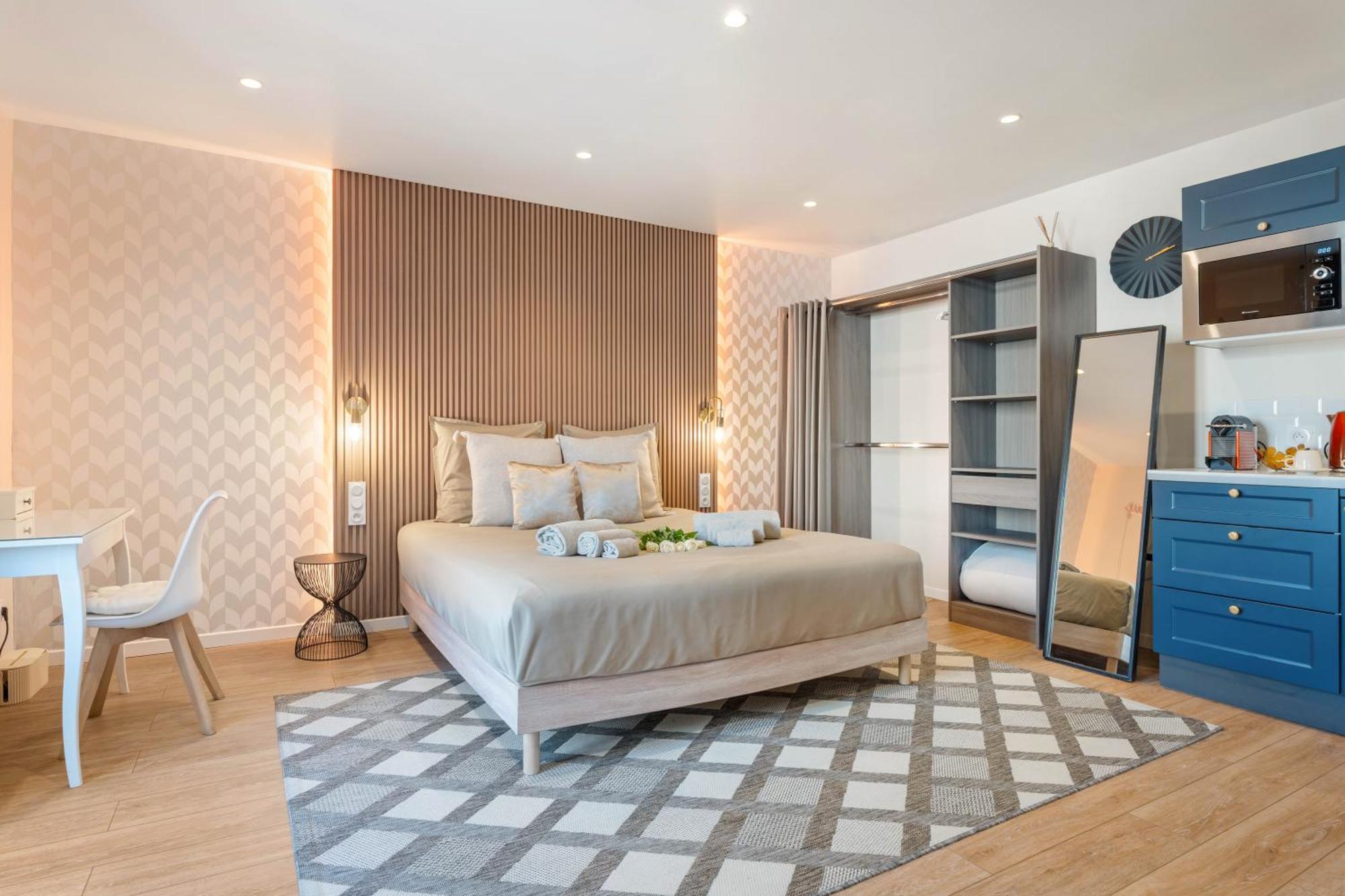 Nice Renting - Love Room Massena - Luxe Room - Jacuzzi - Terrace - King Bed - Ac Exterior foto
